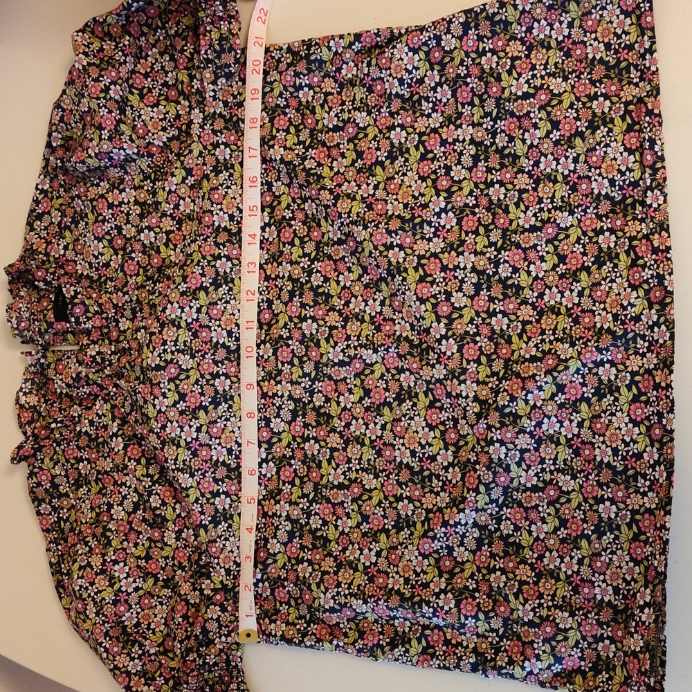 J Crew smocked puff-sleeve cotton poplin top in meadow floral size medium - Picture 2 of 7